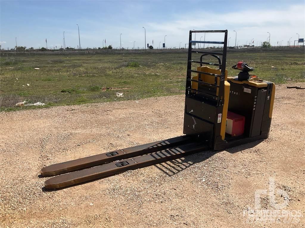 Yale MO20 Pallet racks