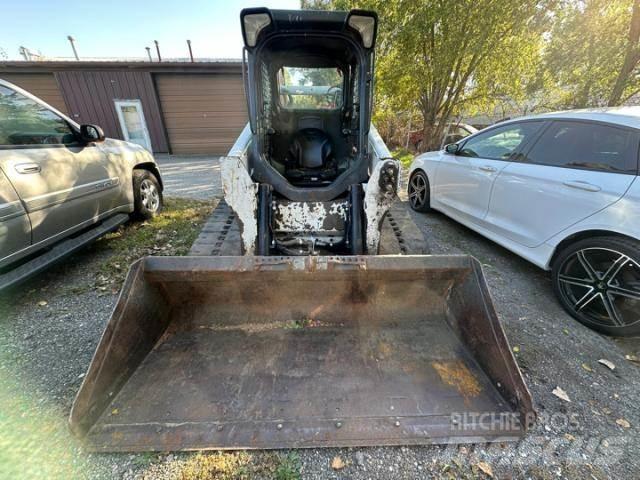 Bobcat T750 Crawler loaders
