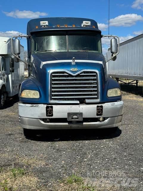 Mack CXN613 Tractor Units
