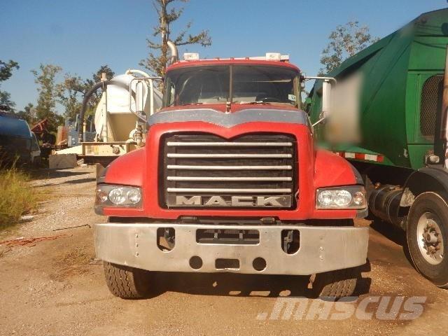 Mack GU713 Tipper trucks