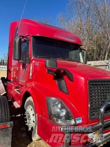 Volvo VNL64T670 Tractor Units