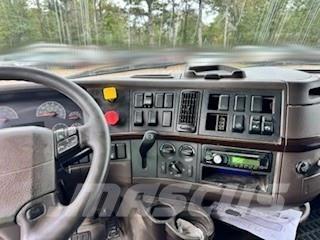 Volvo VNL64T780 Tractor Units
