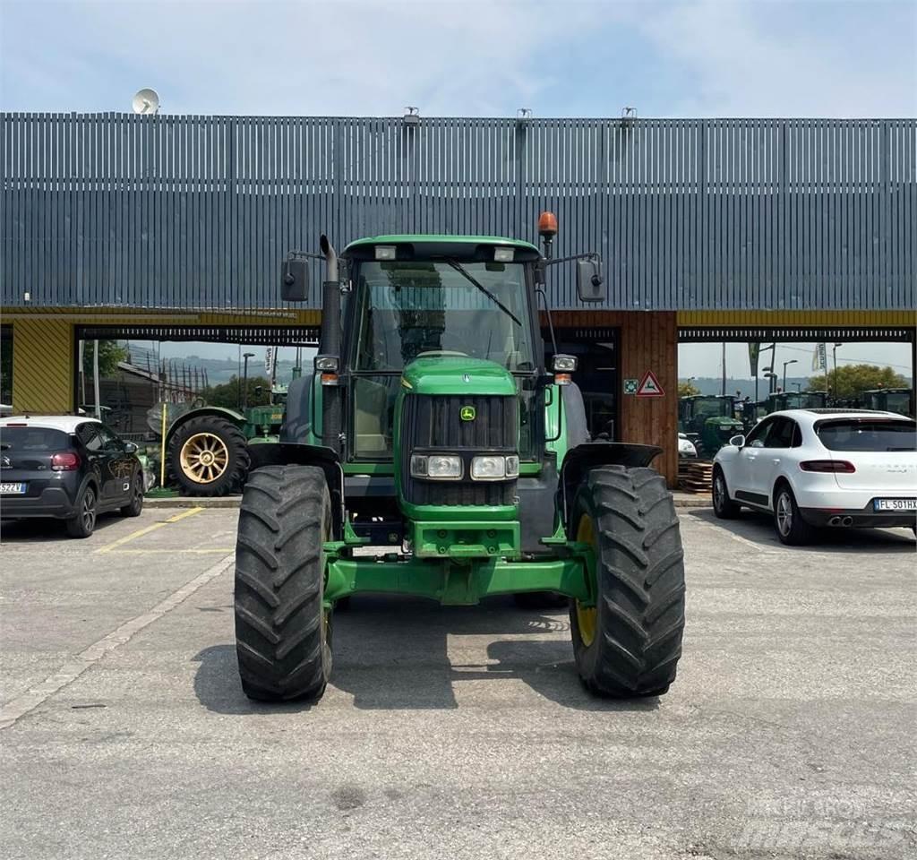 John Deere 6520 SE Tractors