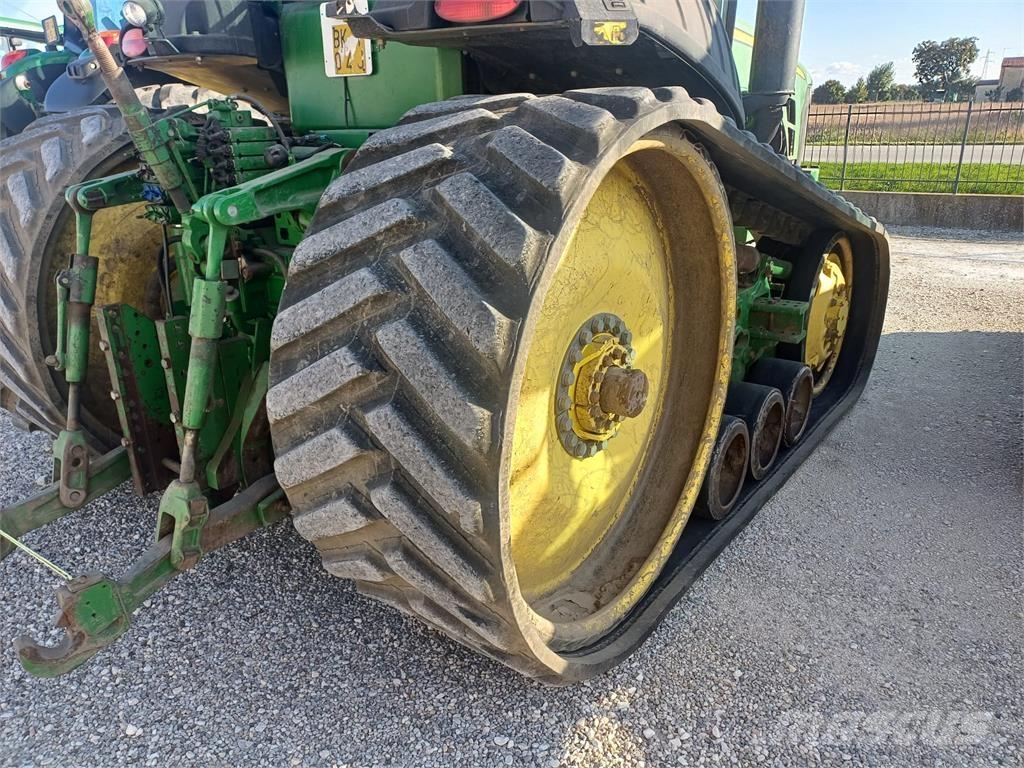 John Deere 8320 RT Tractors