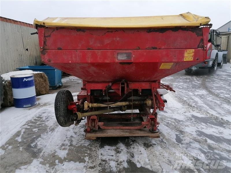 Bredal B  2 Manure spreaders