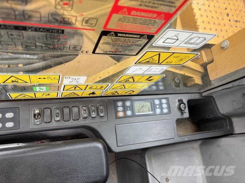 CAT 325FL Crawler excavators