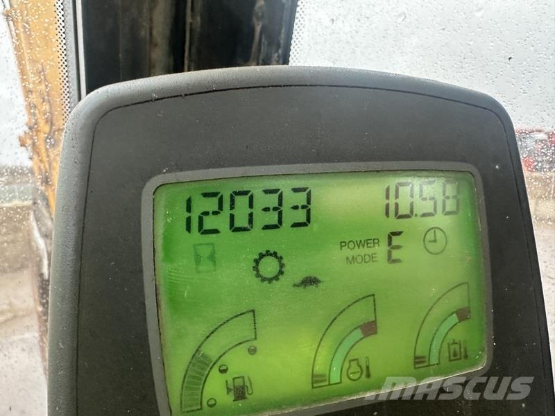 JCB JS220 LC Crawler excavators