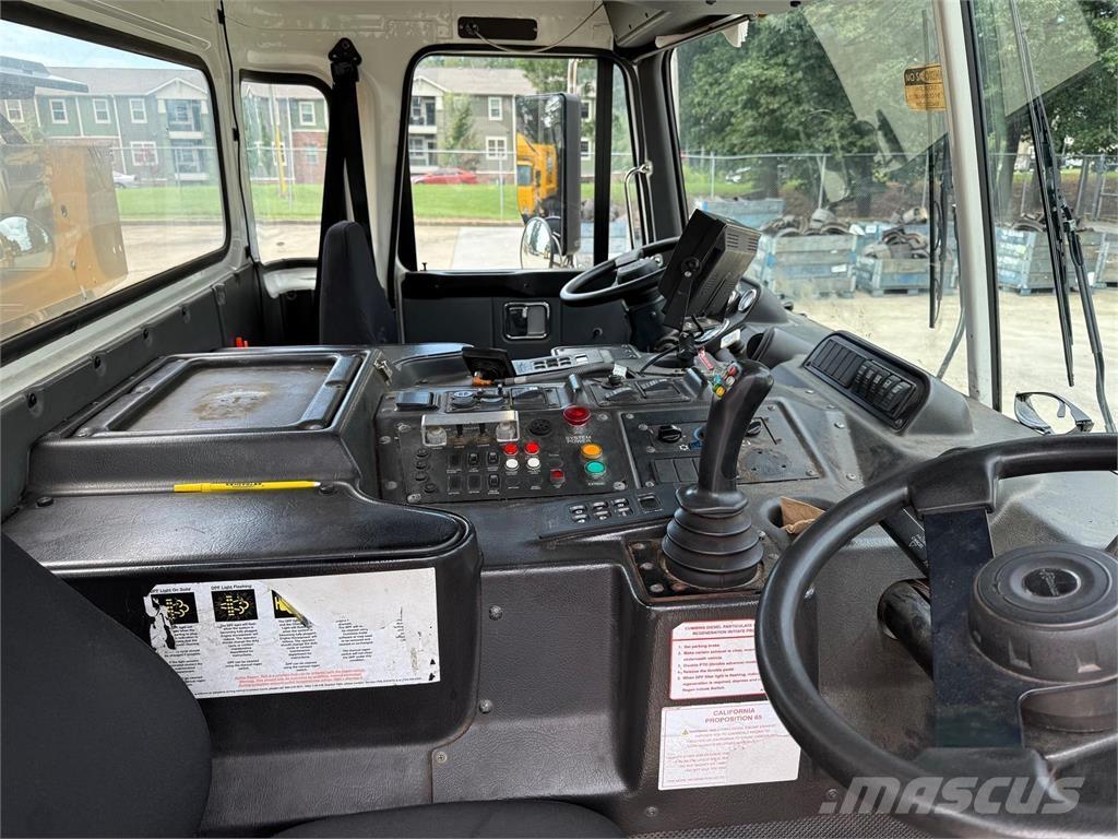  AUT XPEDITOR Other trucks