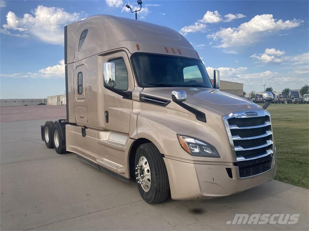 Freightliner  Tractor Units
