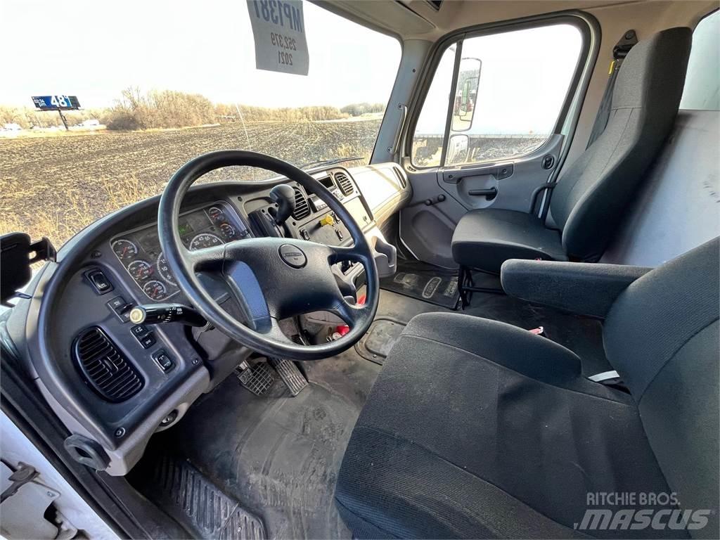 Freightliner M2 106 Box body trucks