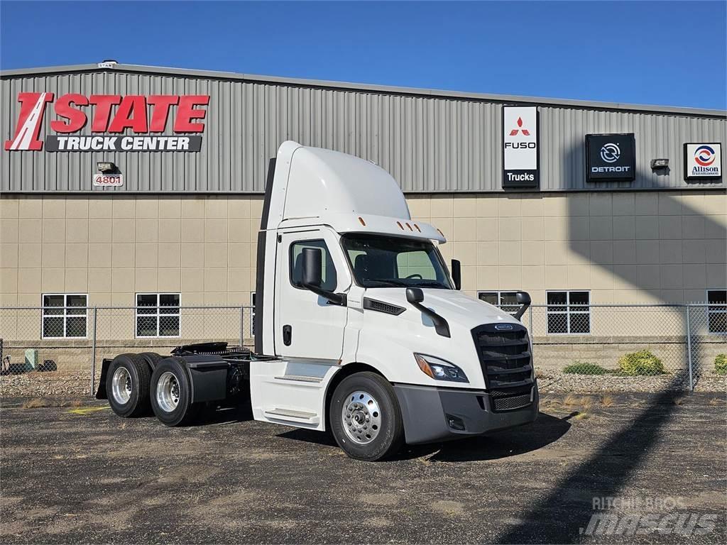 Freightliner PE116DC Tractor Units