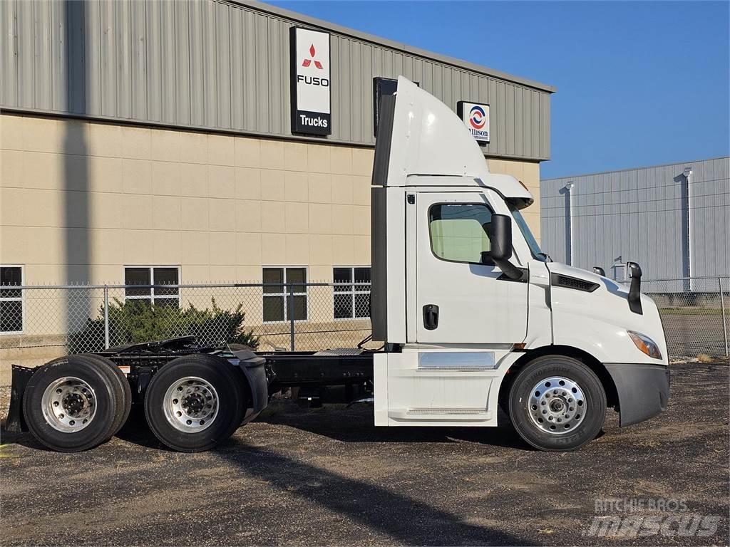 Freightliner PE116DC Tractor Units