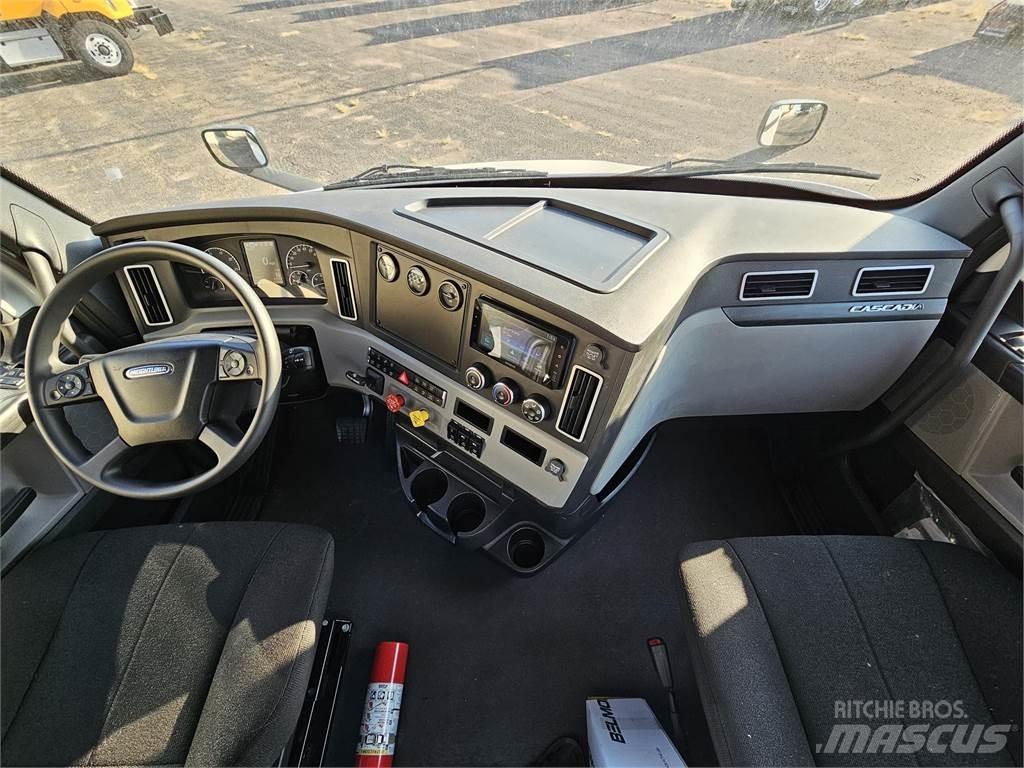 Freightliner PE116DC Tractor Units