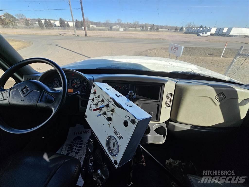 International 7000 Chassis Cab trucks