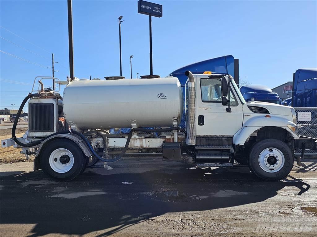 International 7000 Chassis Cab trucks
