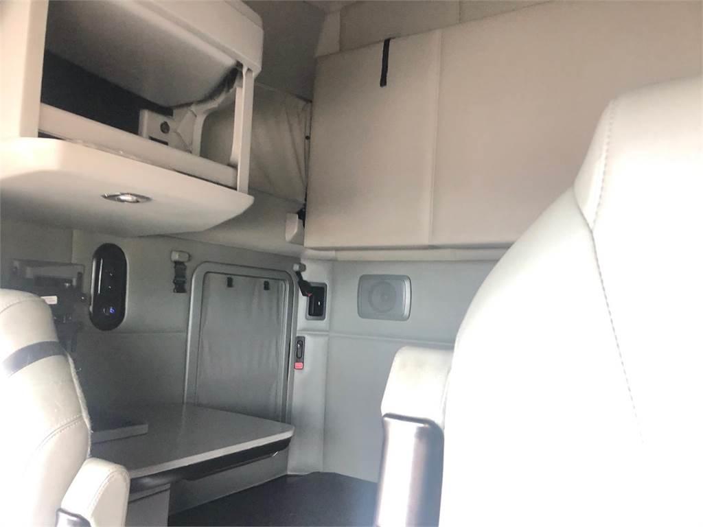 Kenworth T680 Tractor Units