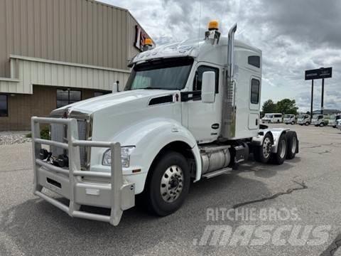 Kenworth T880 Tractor Units