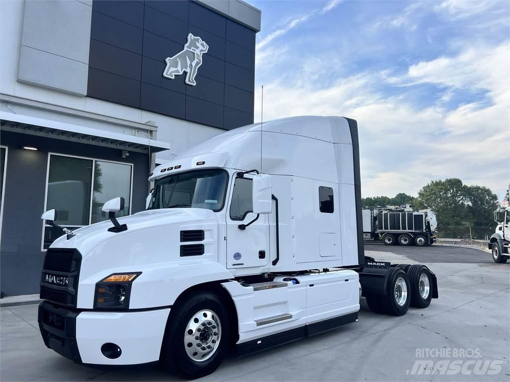 Mack AN64T Tractor Units