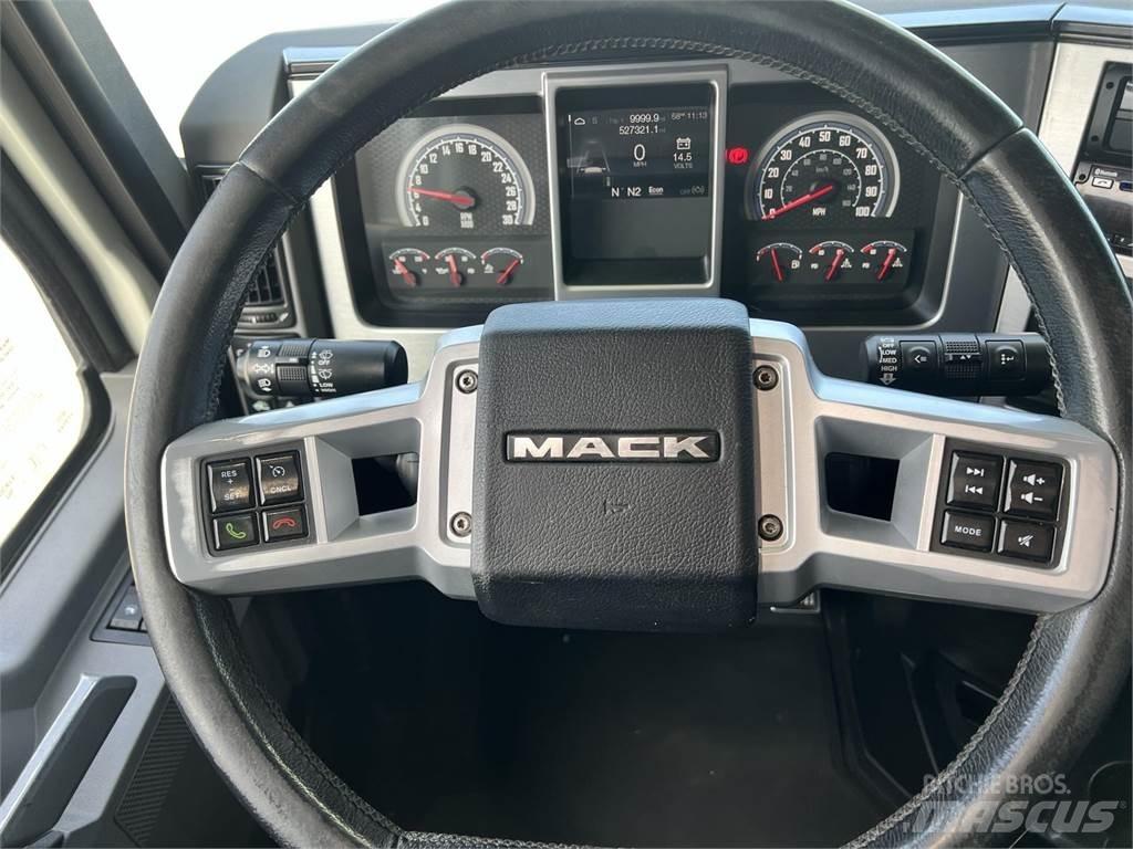 Mack AN64T Tractor Units