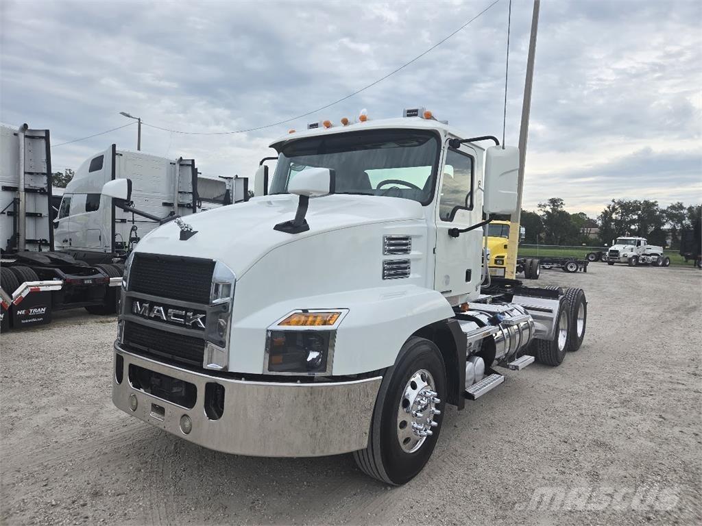 Mack AN64T Tractor Units