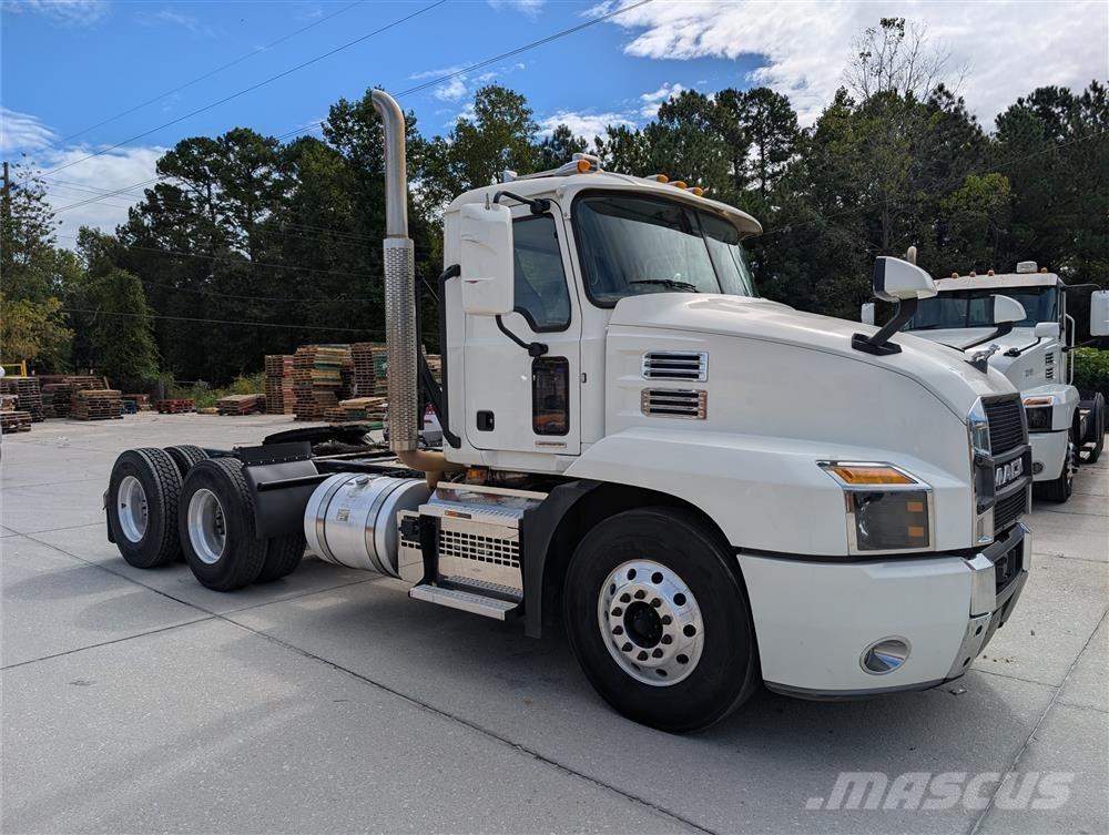 Mack AN64T Tractor Units