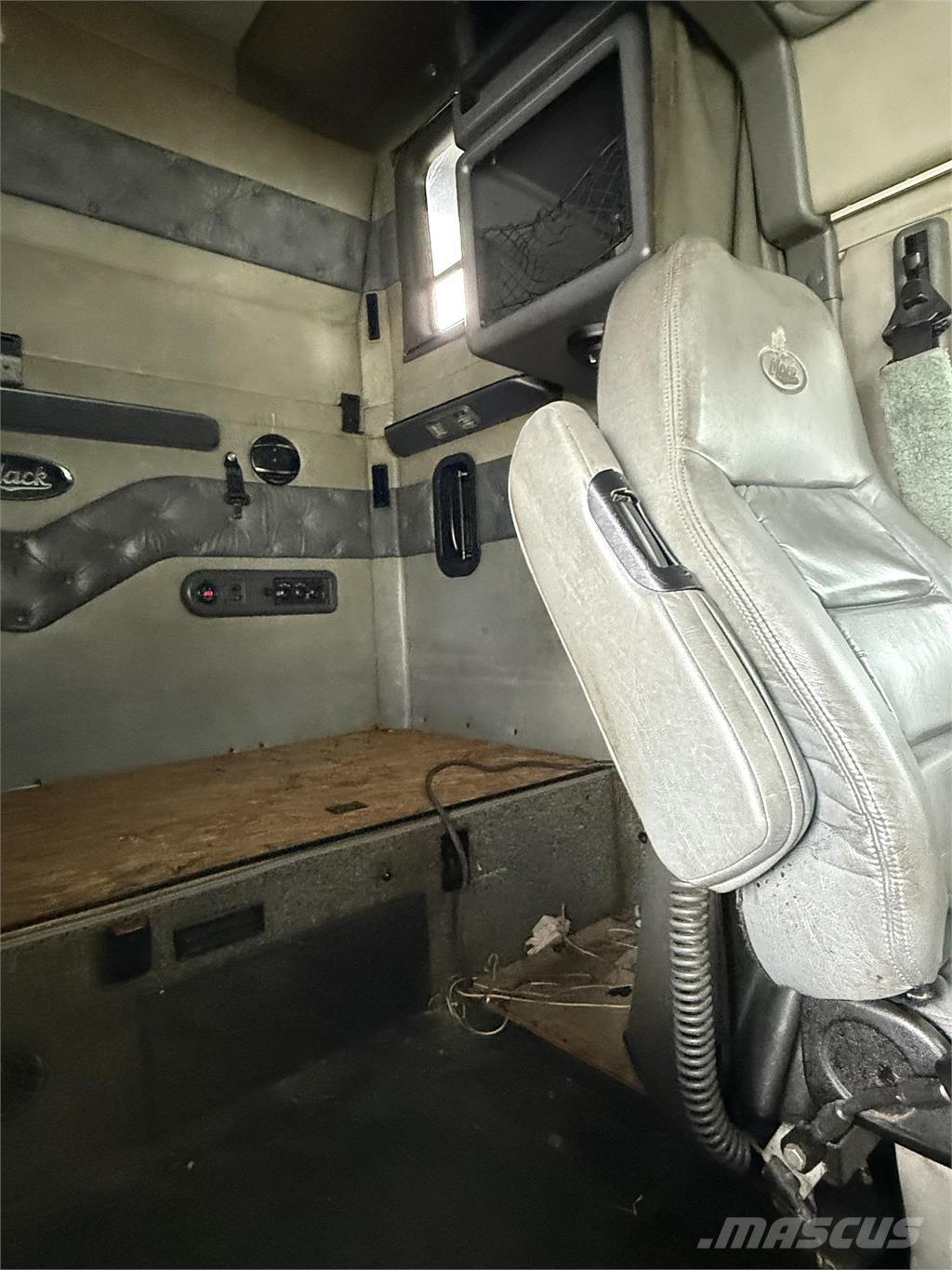 Mack CXU613 Tractor Units