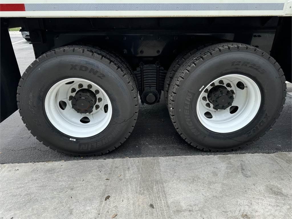 Mack GR64BRX Tipper trucks