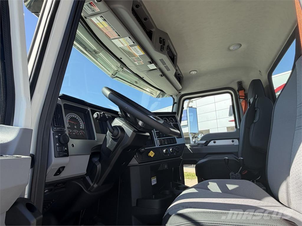 Mack GR64F Other trucks