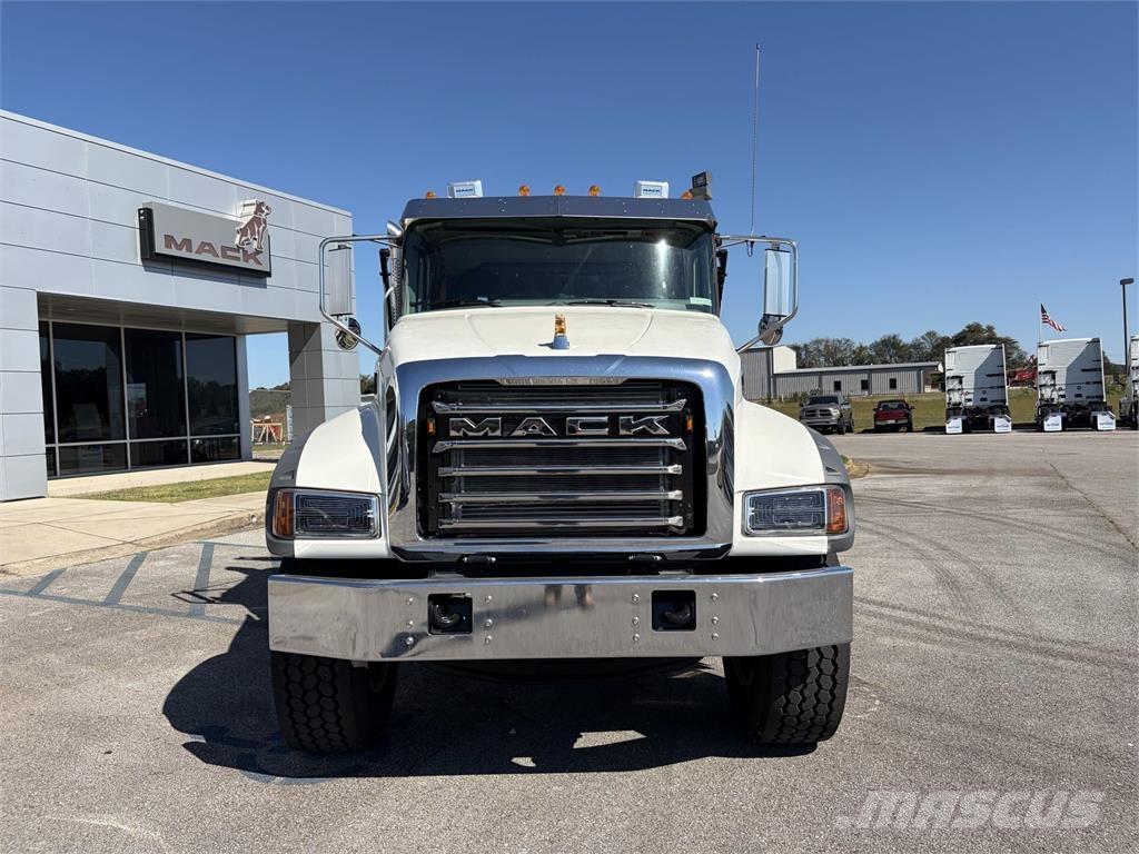Mack GR64F Other trucks