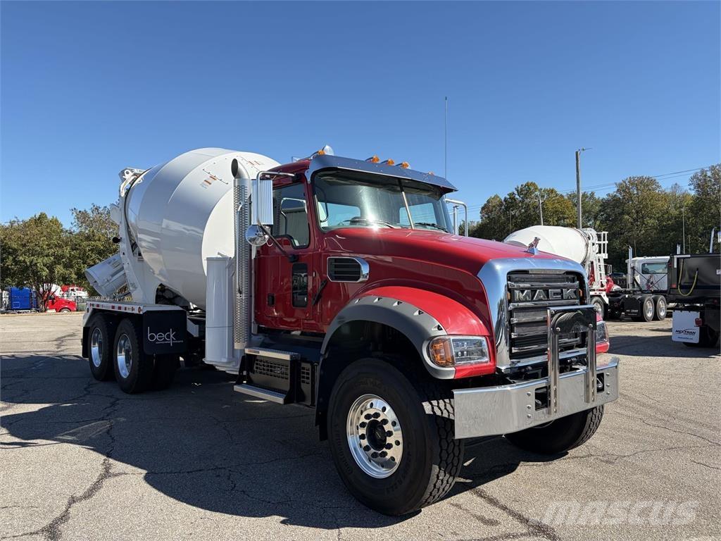 Mack GR64FR Concrete trucks