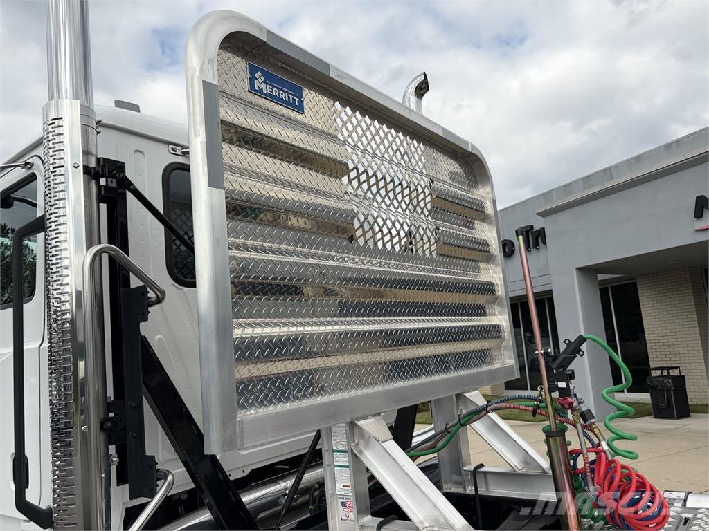 Mack GR64FT Tractor Units