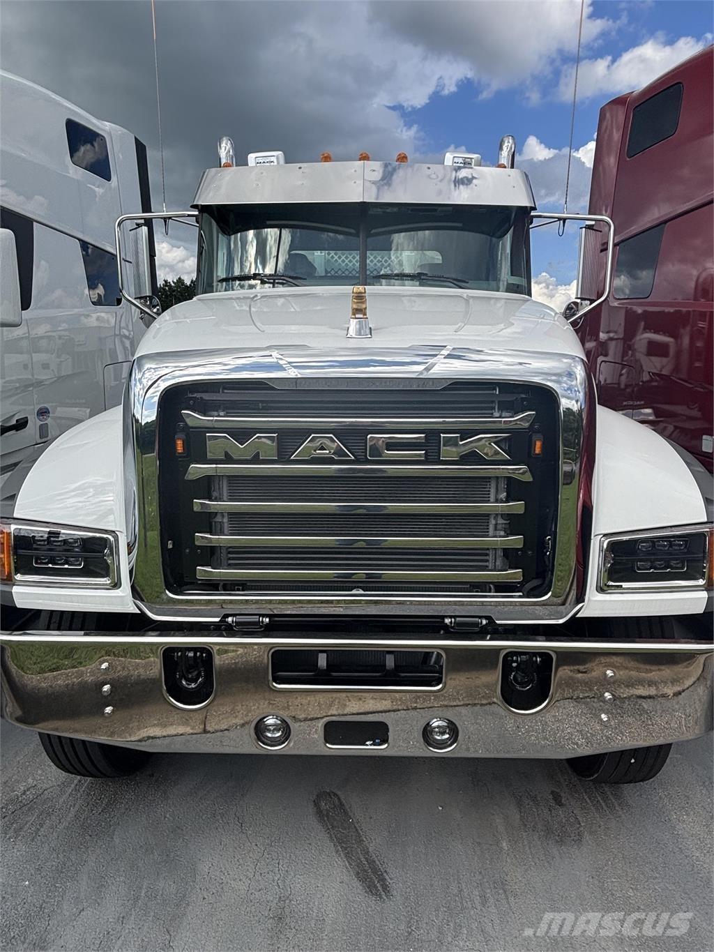 Mack GR64FT Tractor Units