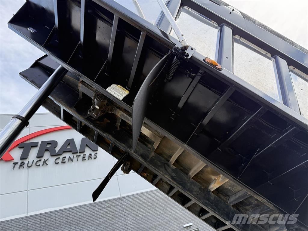 Mack GU713 Tipper trucks