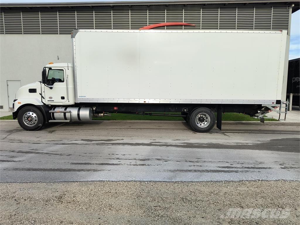 Mack MD6 42R Box body trucks