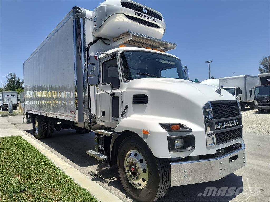 Mack MD6 42R Box body trucks