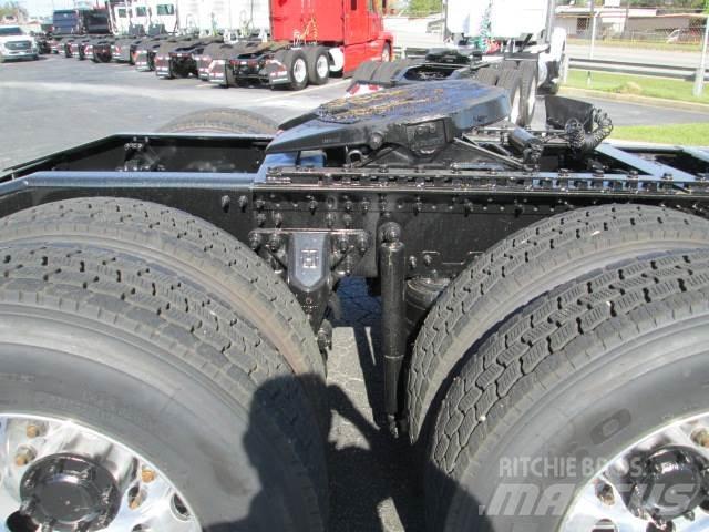 Mack PI64T Tractor Units