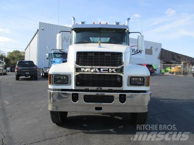 Mack PI64T Tractor Units