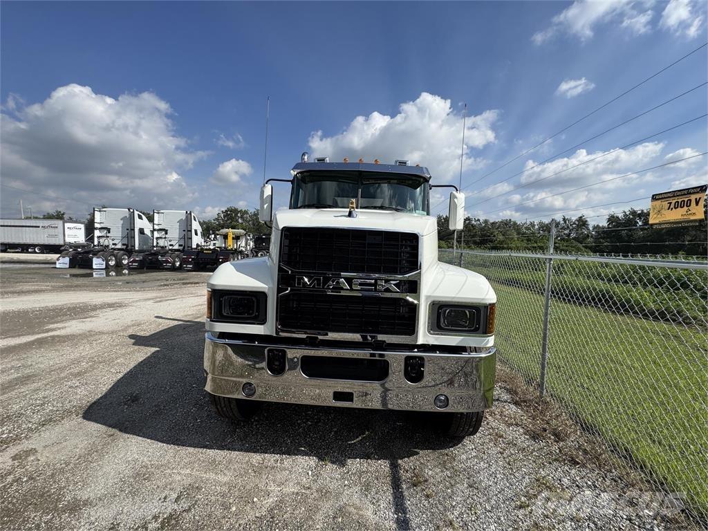 Mack PI64T Tractor Units
