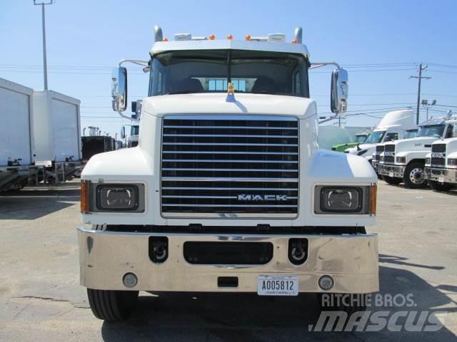 Mack PI64T Tractor Units