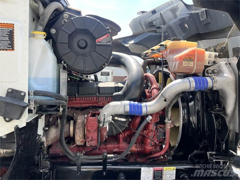 Mack PI64T Tractor Units