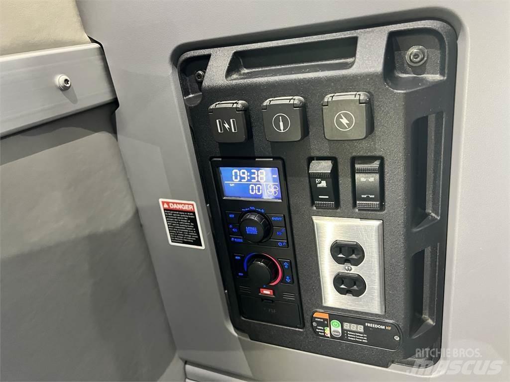 Mack PI64T Tractor Units