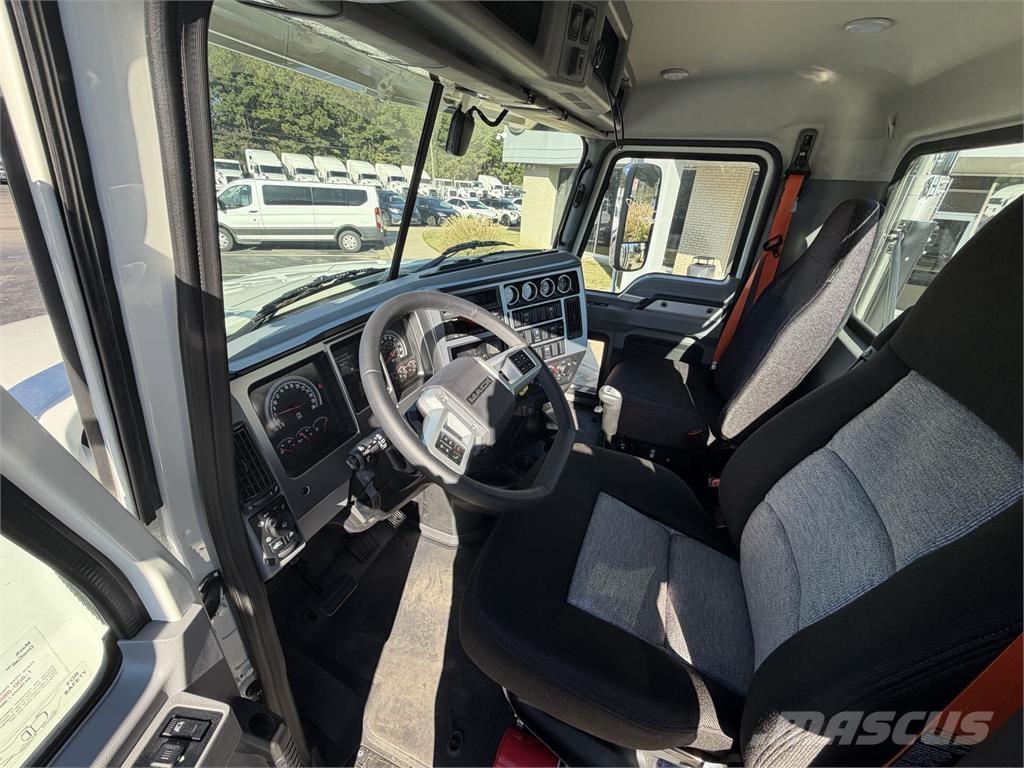 Mack PI64T Tractor Units