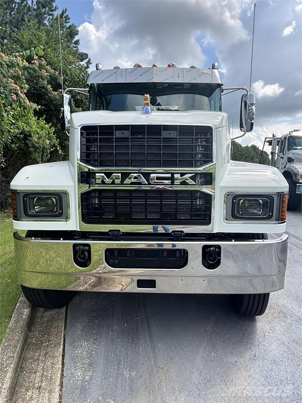 Mack PI64T Tractor Units