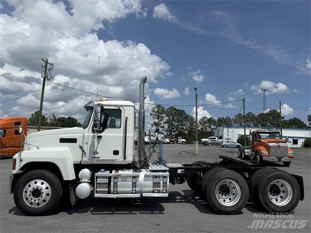 Mack PI64T Tractor Units