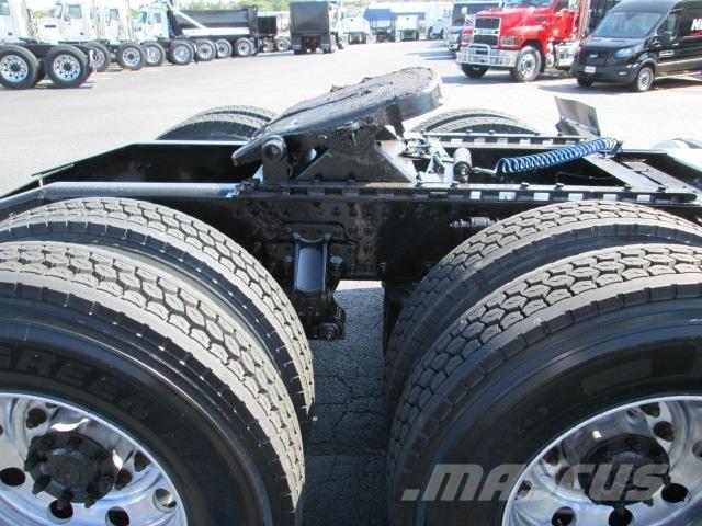 Mack PI64T Tractor Units