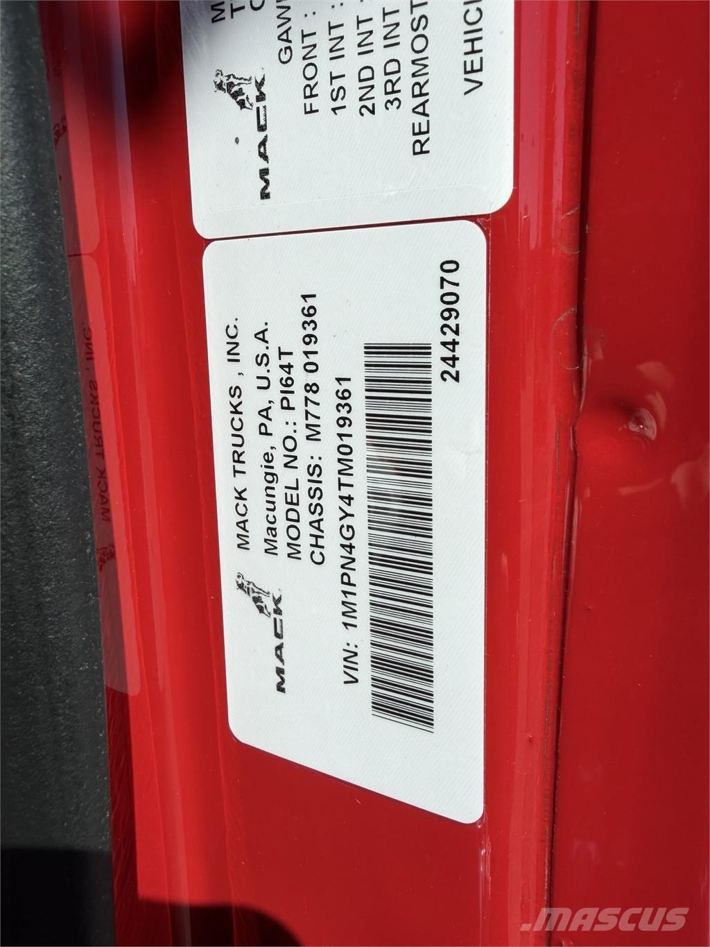 Mack PI64T Tractor Units