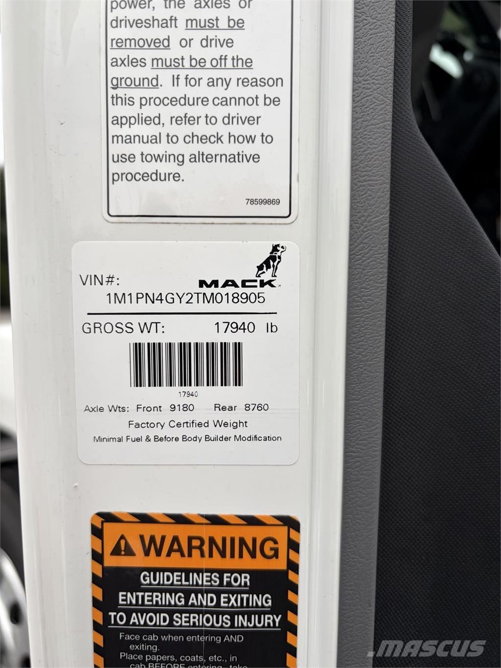 Mack PI64T Tractor Units