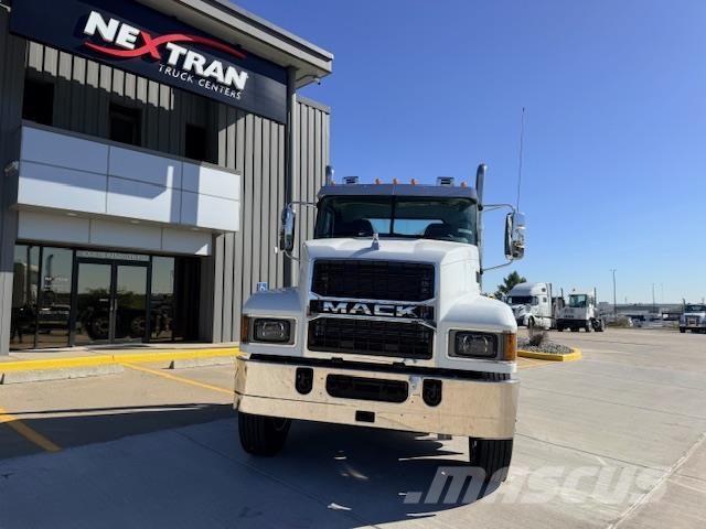 Mack PI64T Tractor Units