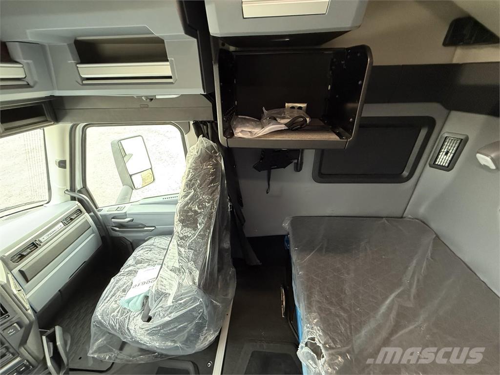 Mack PR64T Tractor Units