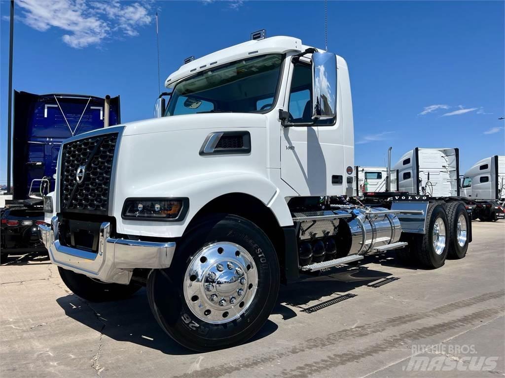 Volvo VHD64FT300 Tractor Units